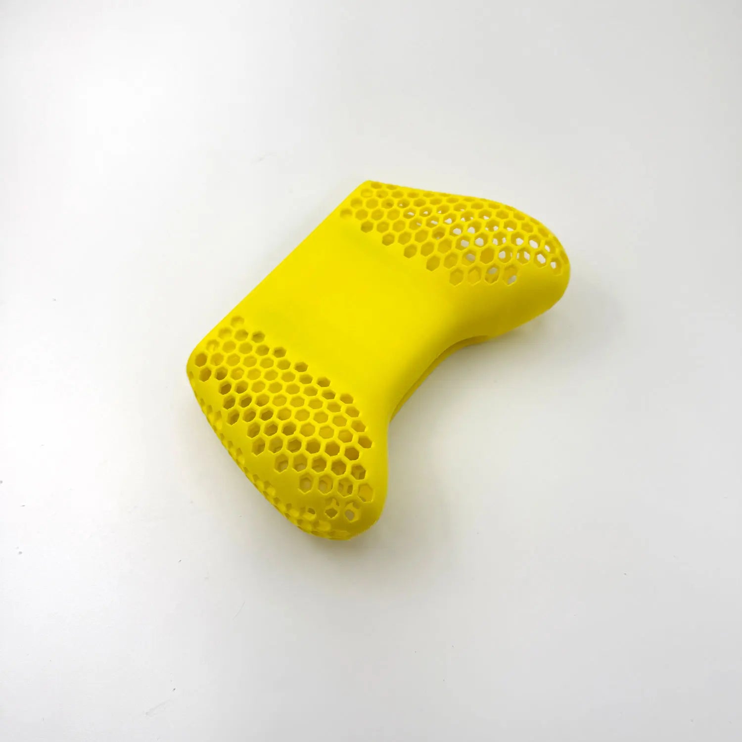 R36S Ergonomic Honeycomb Grip
